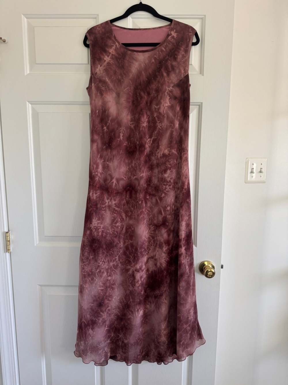 Sleeveless Maxi Dress in Mauve Tie-Dye